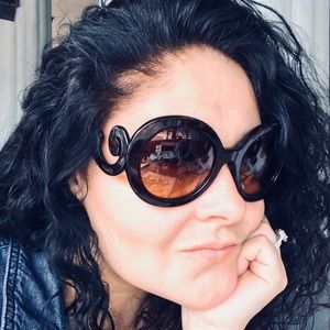 Meet your Posher, Alicia